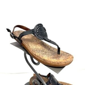 UGG Ayden II Black Medallion Thong Sandals Women’s Size 8